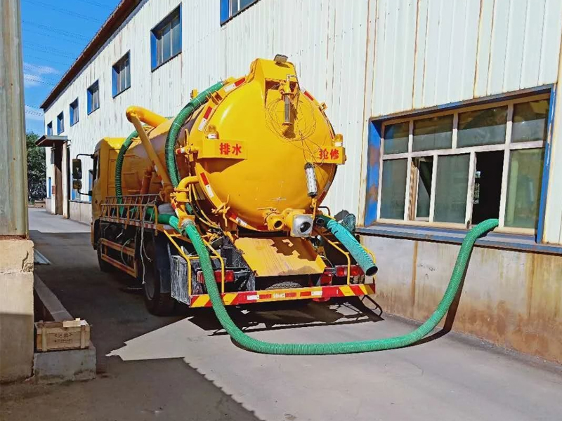 西城厂区化粪池清理